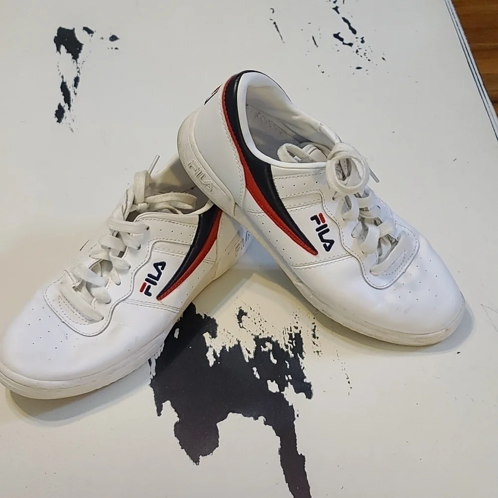 Fila‎ Women's Sneakers 5VF80165-150 White Faux Leather Size 8 EUC